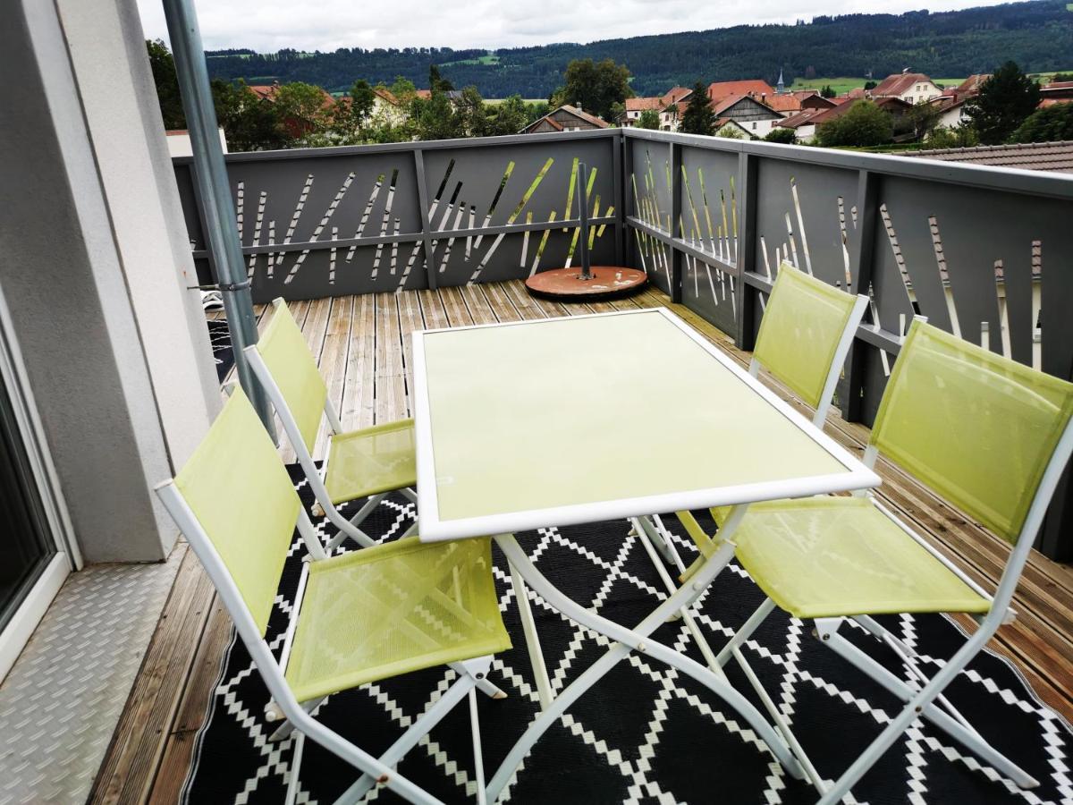 Orchamps-Vennes Superbe Appartement Neuf Avec Terrasse מראה חיצוני תמונה